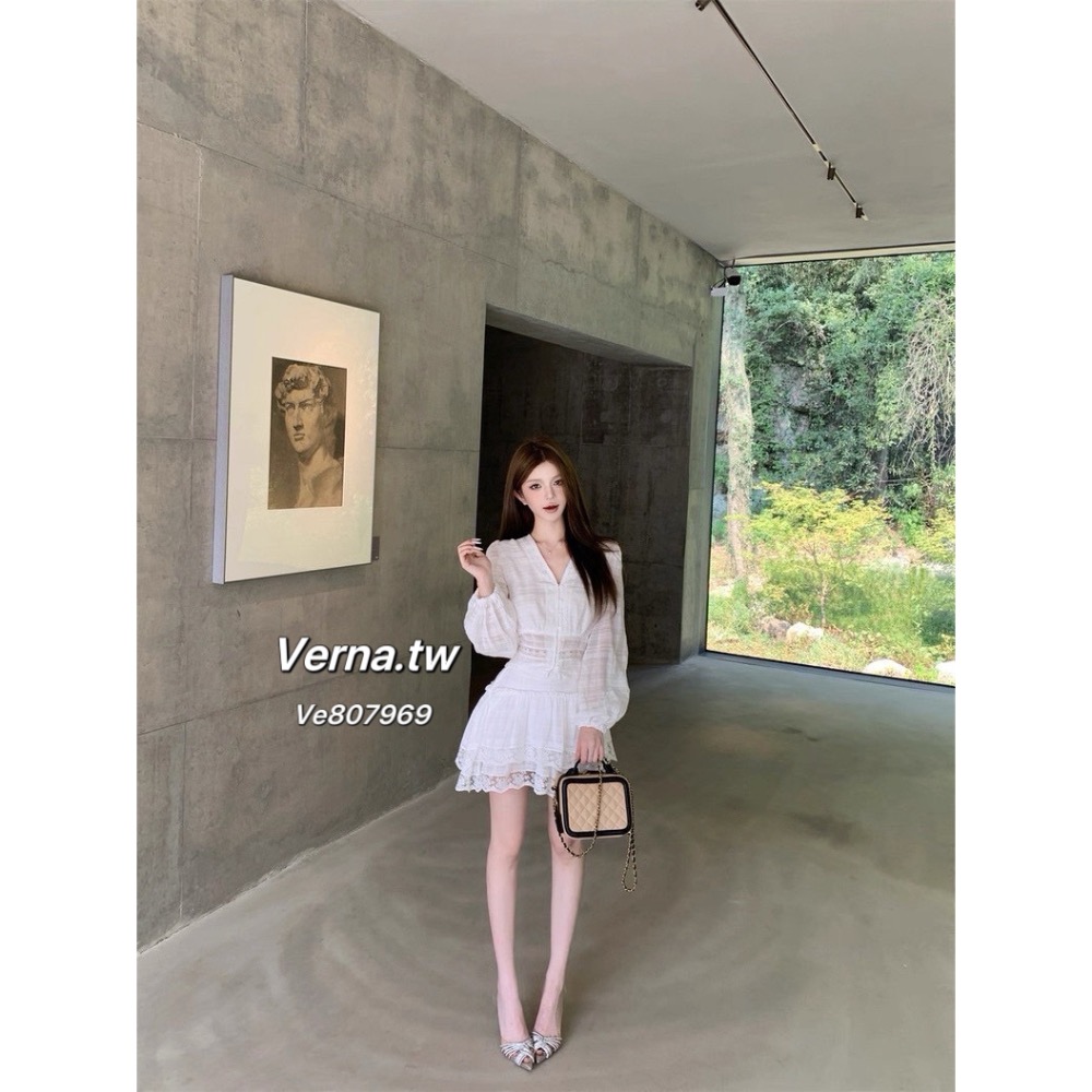 法式白月光☁️ 奶白微透蕾絲上衣x短裙套裝-細節圖3