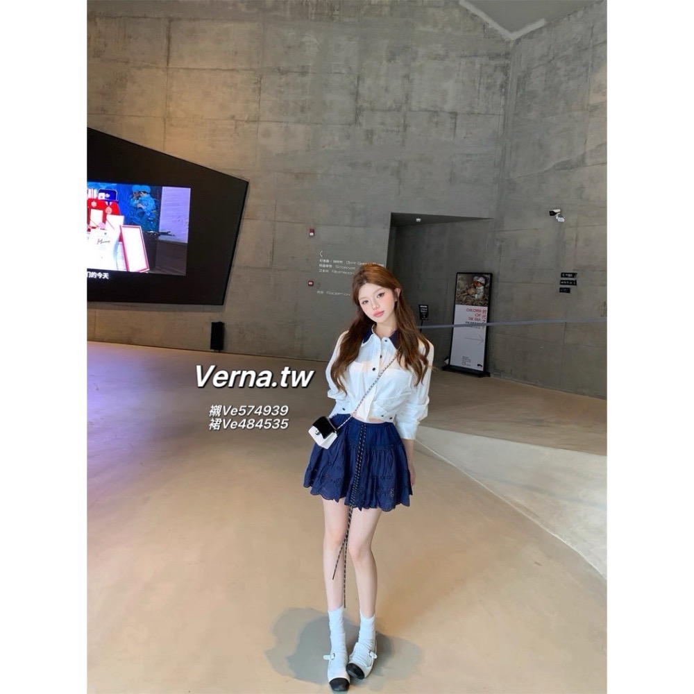 海鹽學院🫧 撞色襯衫x鏤空花蕾絲短裙套裝-細節圖5