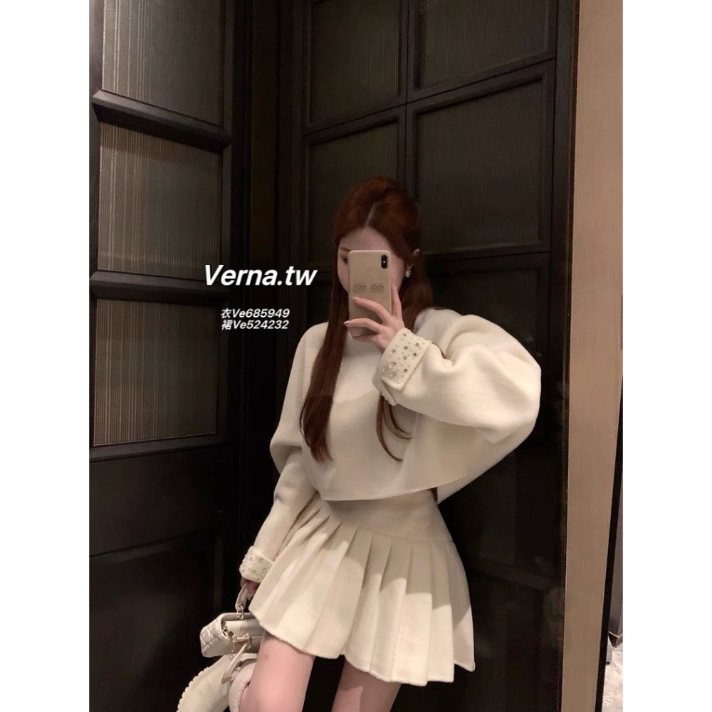 千金貴氣🤍珍珠釘鑽上衣x百褶裙套裝-細節圖4