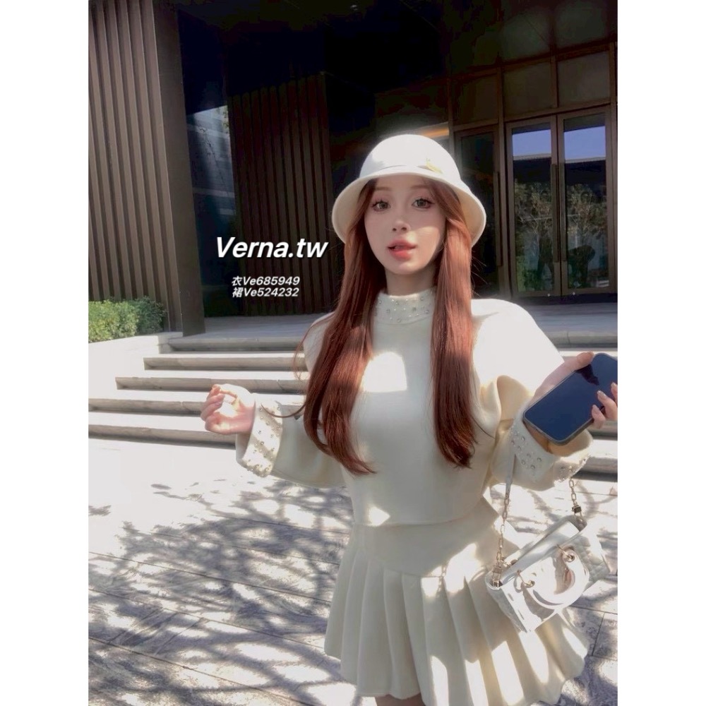 千金貴氣🤍珍珠釘鑽上衣x百褶裙套裝-細節圖5