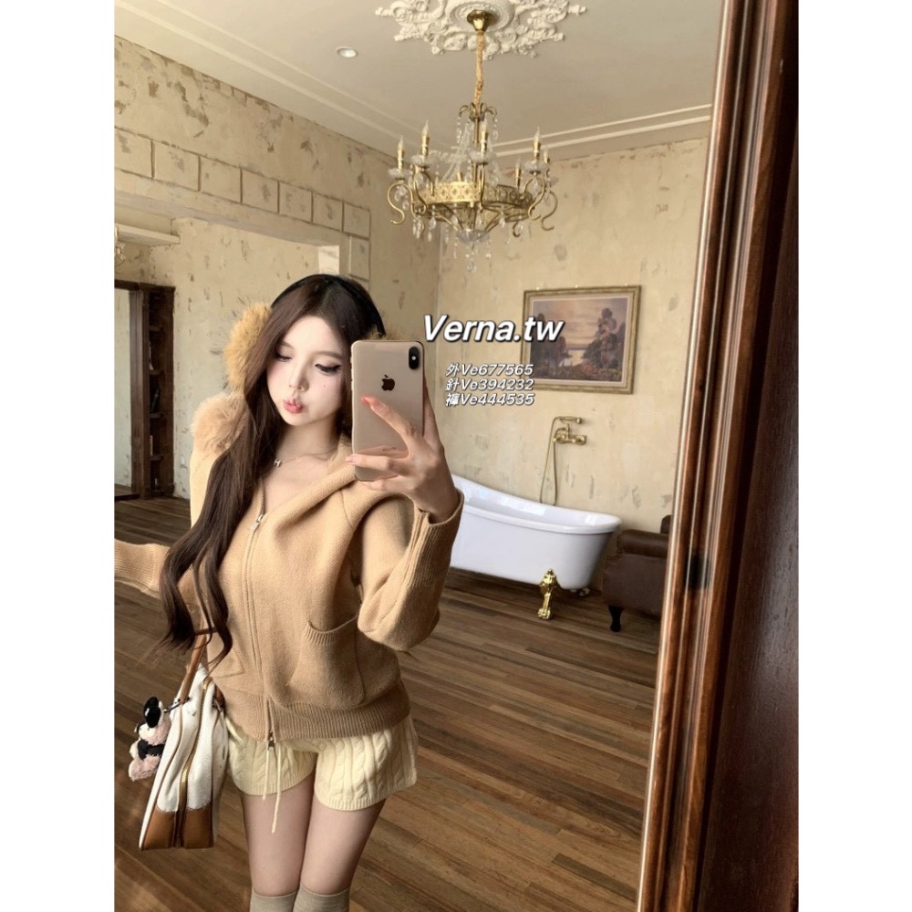 奶霜暖融 ❄️  澎澎毛領連帽外套x針織短褲套裝-細節圖3
