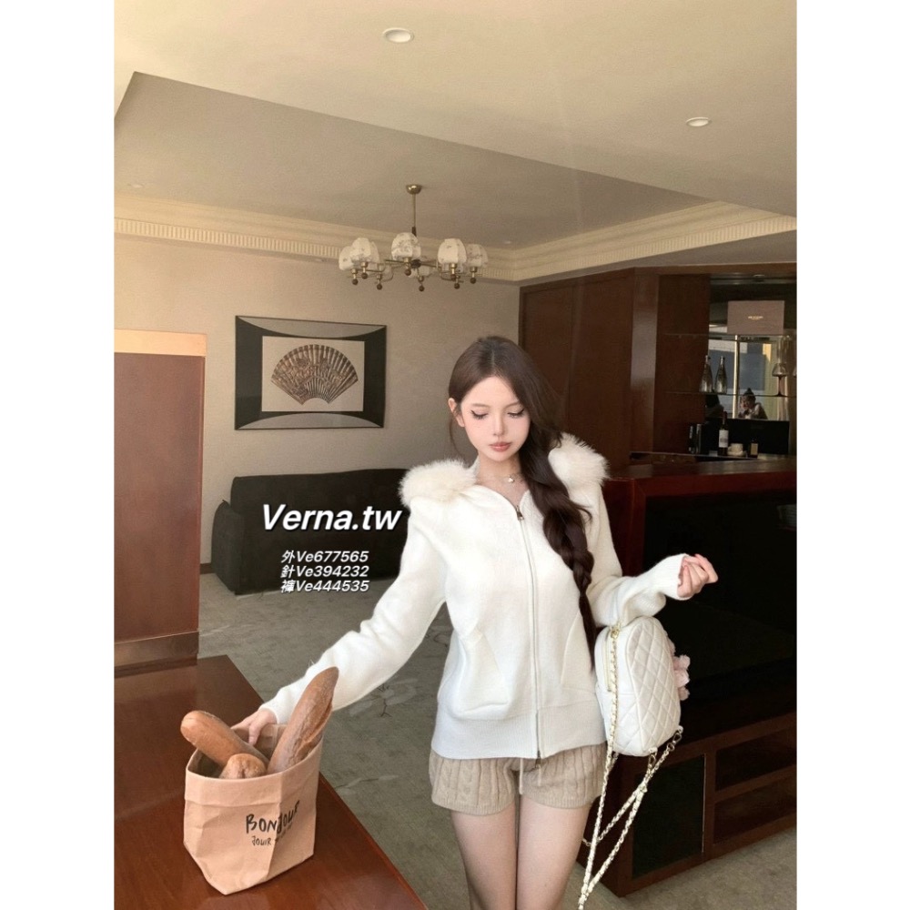 奶霜暖融 ❄️  澎澎毛領連帽外套x針織短褲套裝-細節圖9