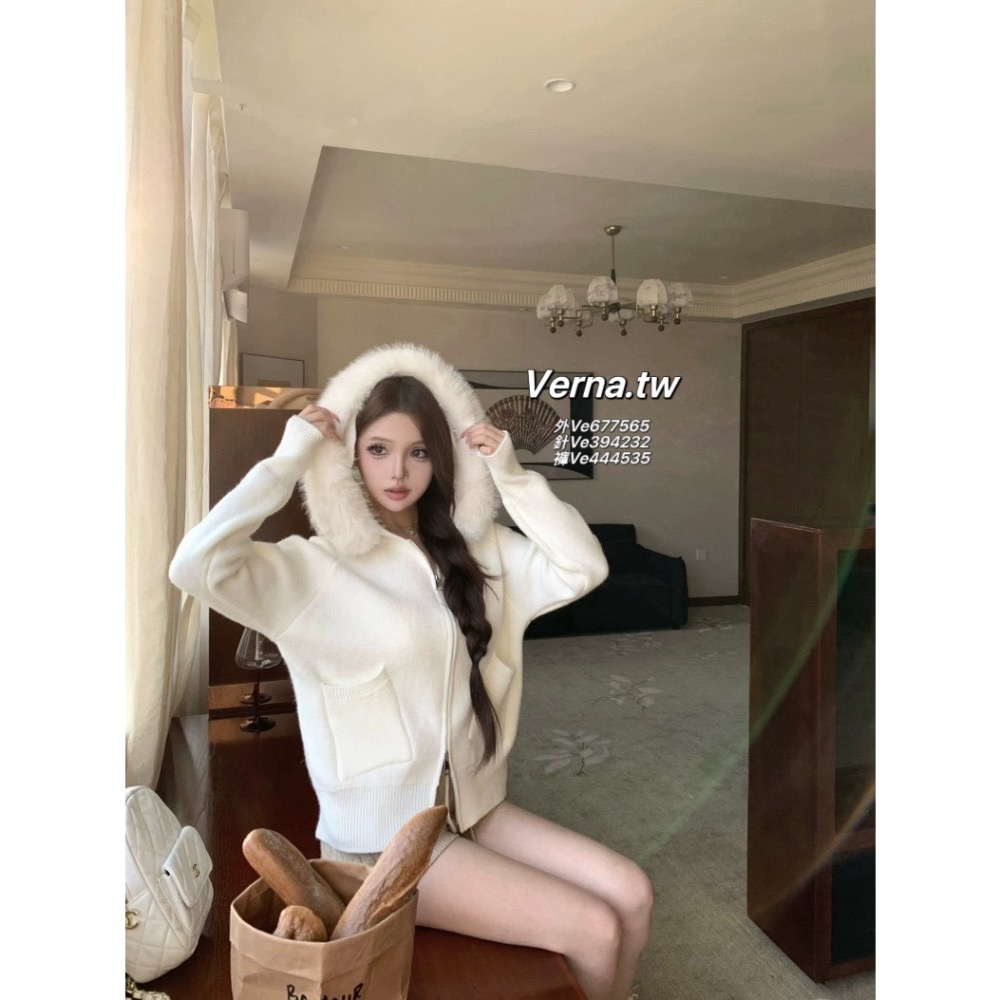 奶霜暖融 ❄️  澎澎毛領連帽外套x針織短褲套裝-細節圖10