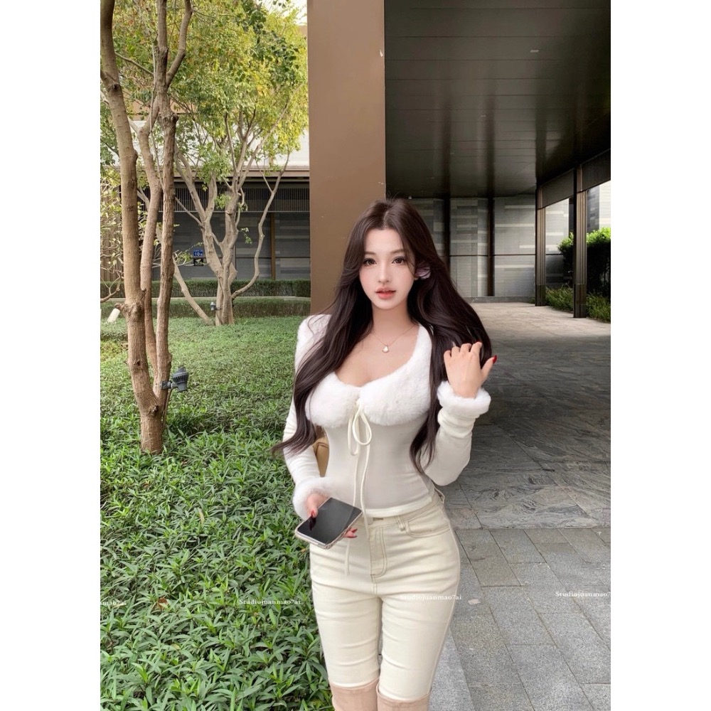 出片女主角必備🤎低胸毛領感上衣-細節圖5