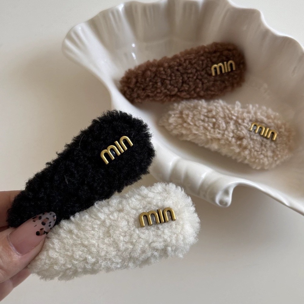 毛絨絨字母髮夾四件套-細節圖3