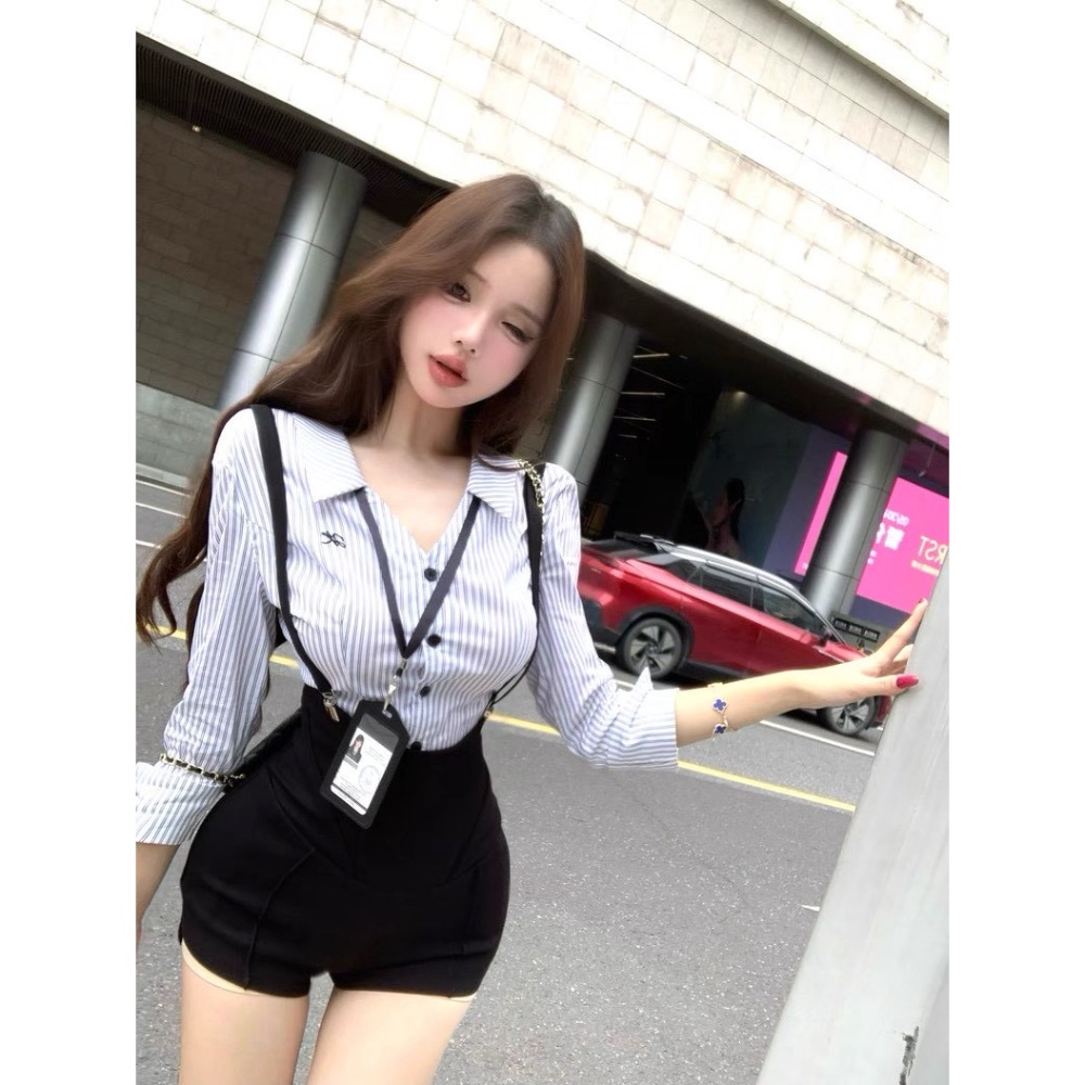 純欲天花板💙 學院風性感襯衫x背帶褲x吊牌三件套裝-細節圖7