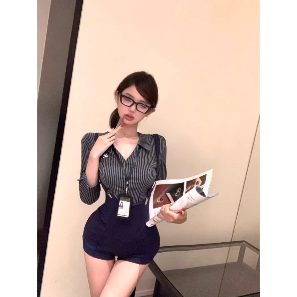 純欲天花板💙 學院風性感襯衫x背帶褲x吊牌三件套裝-細節圖9