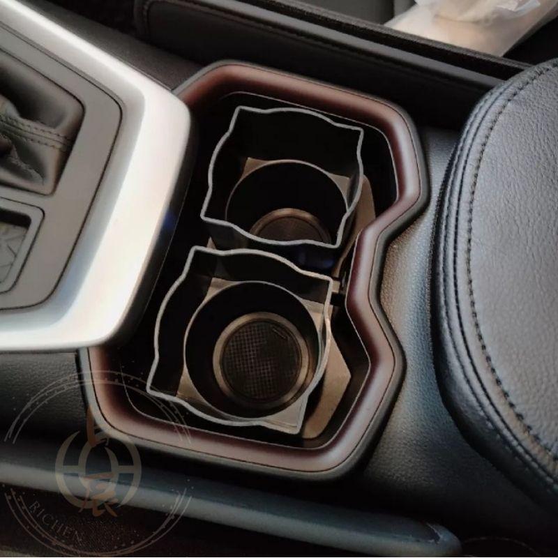 車用方形水杯架 方形紙盒 利樂包 儲物盒 杯架 杯墊 純喫茶 周邊 配件 CC CROSS RAV4 ALTIS CRV-細節圖3