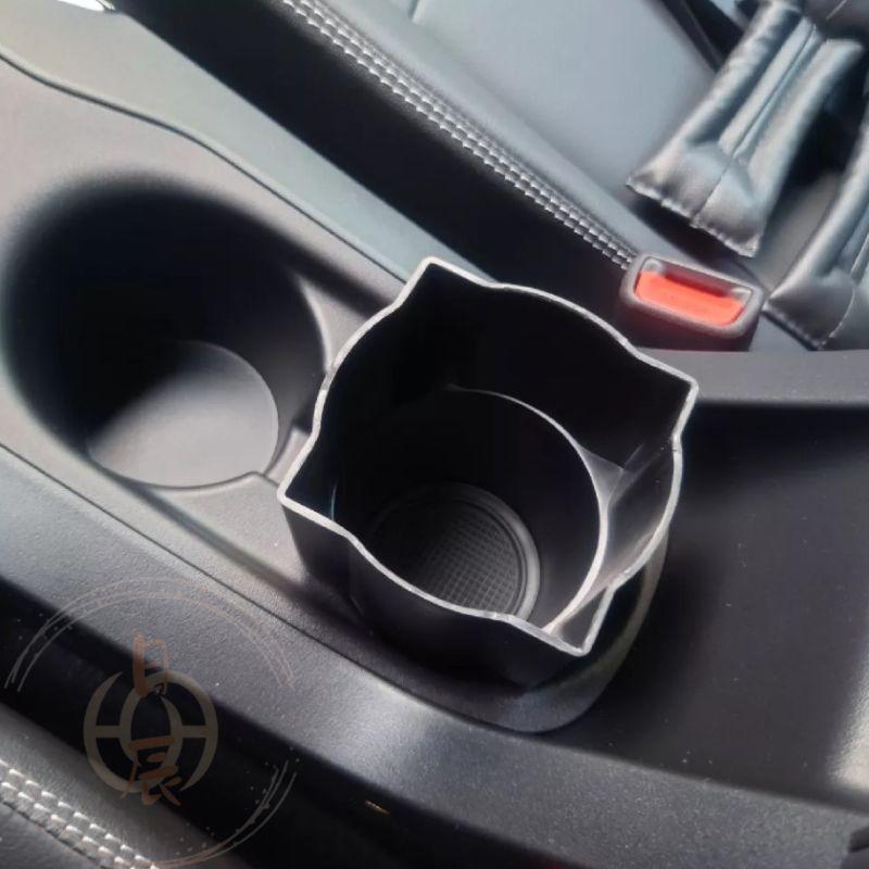 車用方形水杯架 方形紙盒 利樂包 儲物盒 杯架 杯墊 純喫茶 周邊 配件 CC CROSS RAV4 ALTIS CRV-細節圖7