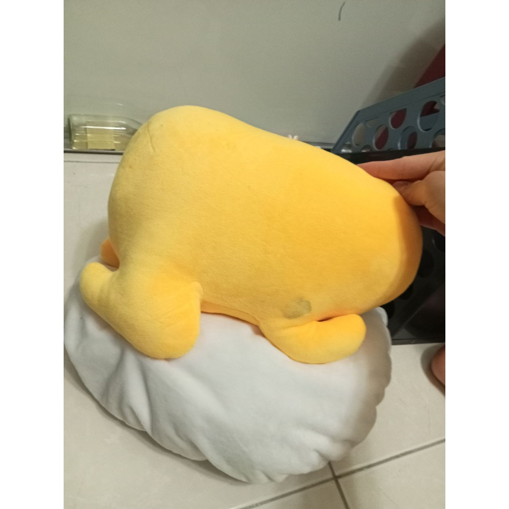 二手娃娃-蛋黃哥娃娃玩偶趴趴表情翹臀款蛋黃哥抱枕-細節圖2
