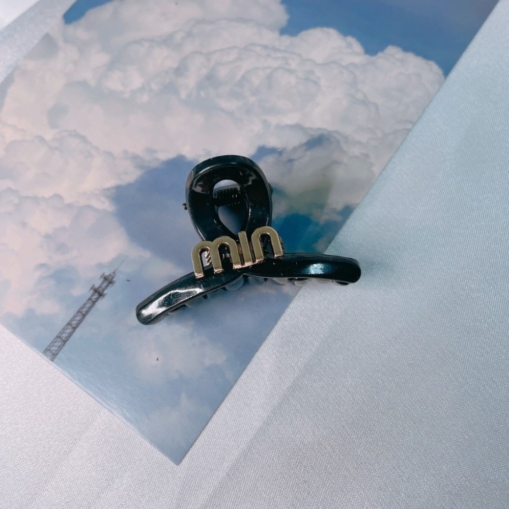 DUDOJIU♡｜🇰🇷正韓飾品✈️ 韓國帶回 ♡min字母亞克力小抓夾 髮夾-細節圖3