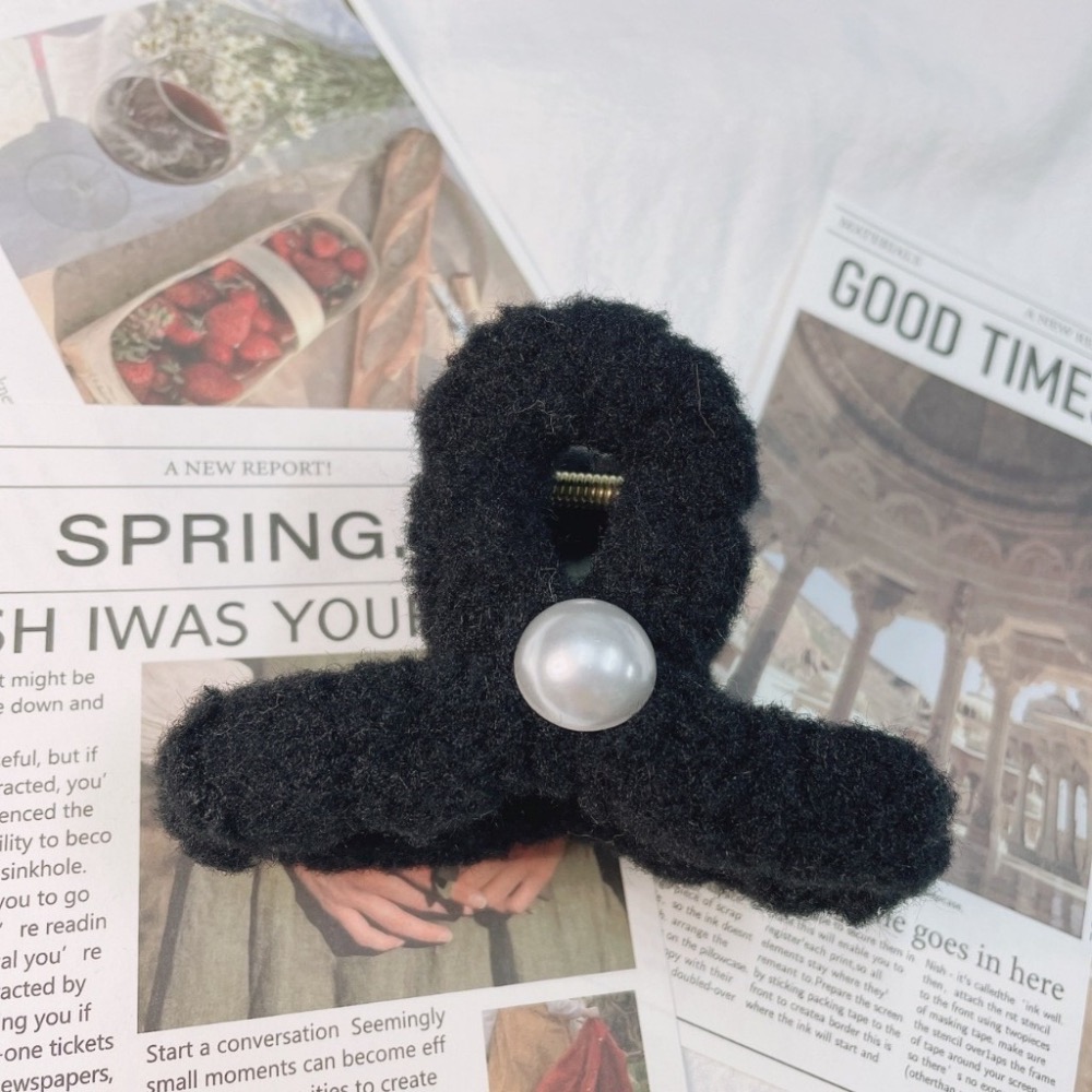 DUDOJIU♡｜🇰🇷正韓飾品✈️ 韓國帶回 ♡小香風毛絨＆珍珠造型交叉髮夾 小鯊魚夾 抓夾-細節圖4