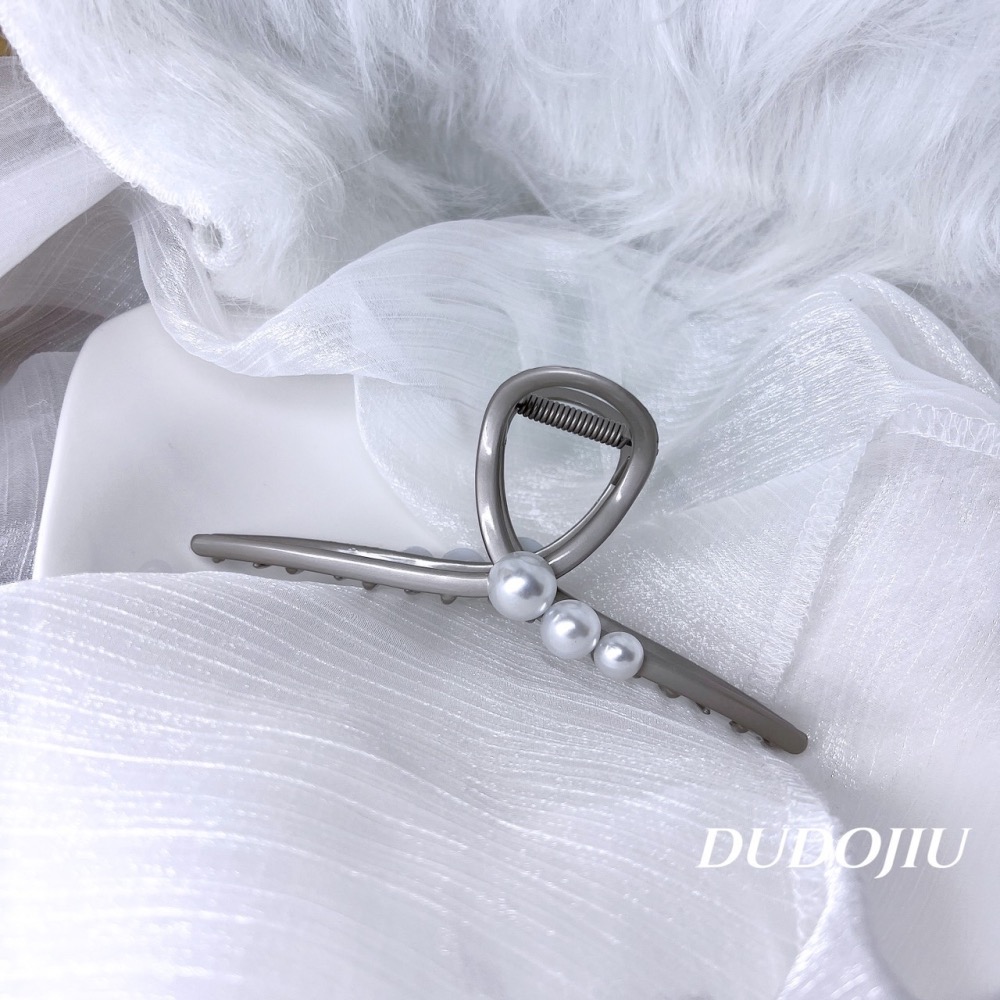 DUDOJIU♡｜🇰🇷正韓飾品✈️ 韓國帶回 ♡高級感輕奢金屬珍珠鯊魚夾（適合髮量多者♡） 髮夾 抓夾-細節圖2
