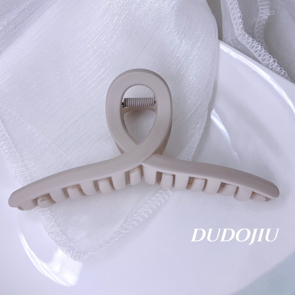 DUDOJIU♡｜🇰🇷正韓飾品✈️ 韓國帶回 ♡莫蘭迪色系列磨砂質感交叉髮夾 鯊魚夾 抓夾（隨機出）-細節圖2
