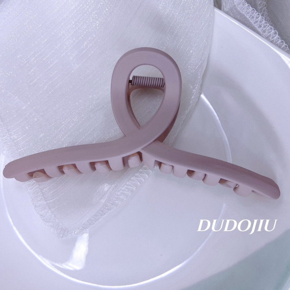 DUDOJIU♡｜🇰🇷正韓飾品✈️ 韓國帶回 ♡莫蘭迪色系列磨砂質感交叉髮夾 鯊魚夾 抓夾（隨機出）-細節圖4