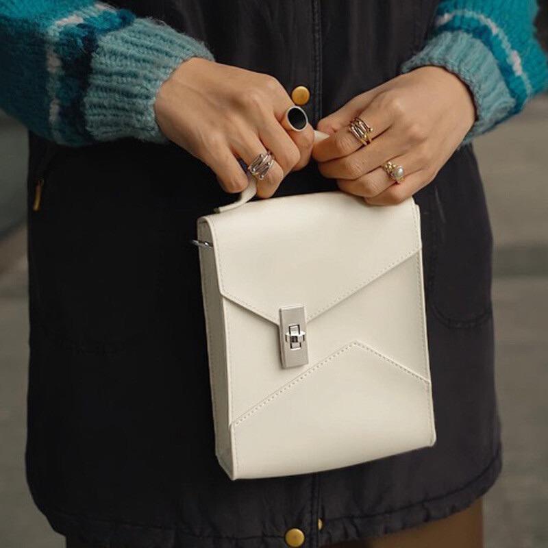 橙澄S-「日本直運」日本設計新穎2way單肩包-細節圖2