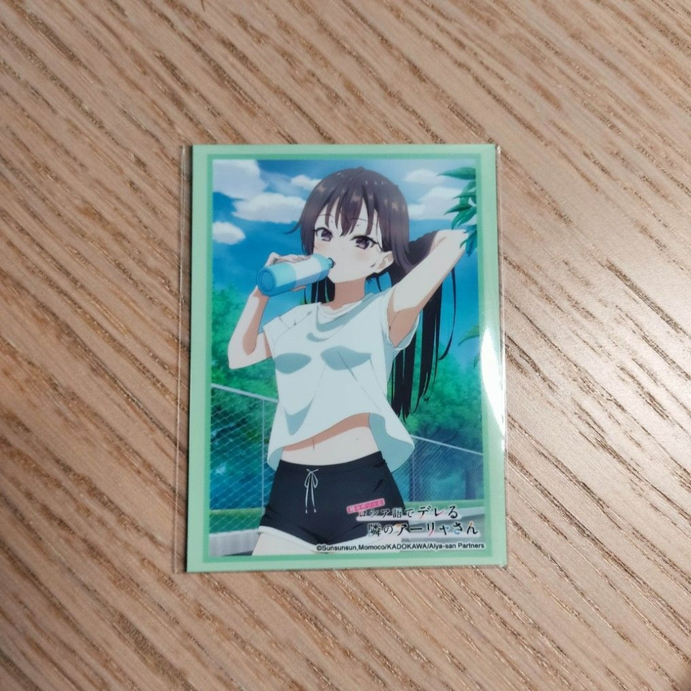 (現貨)不時輕聲地以俄語遮羞的鄰座艾莉同學 官方角色收集卡套 周防有希 運動服ver.（單售）-細節圖2