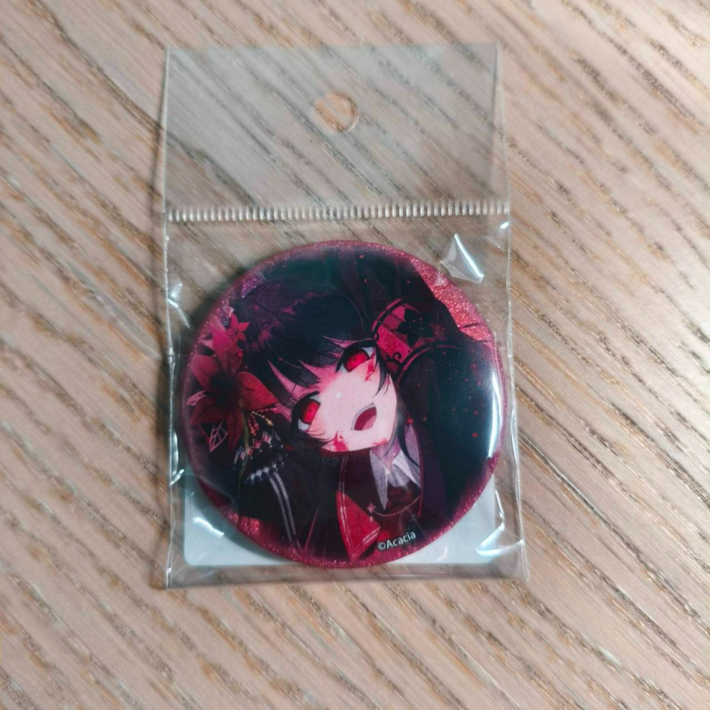 (現貨)【魔法少女的魔女審判】亮粉徽章 二階堂希羅 A款 二階堂ヒロ【日本進口精品】-細節圖2