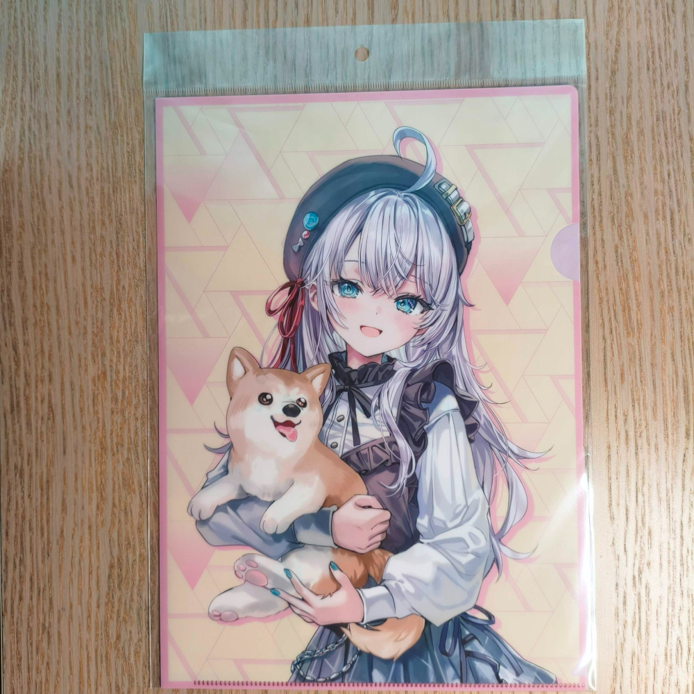 (現貨)KADOKAWA 2025 輕小說特展【 不時輕聲地以俄語遮羞的鄰座艾莉同學】A4資料夾【日本進口精品】-細節圖2