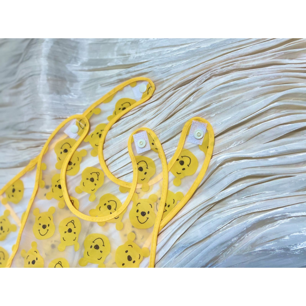 ★姐就是愛shopping★現貨+預購 日本大創 米奇 維尼 怪獸公司小飛象 玩具總動員 草莓 兩用透明防水圍兜-細節圖4