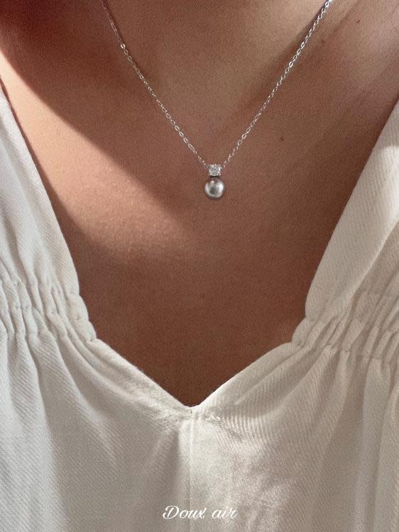 通體純銀灰珍珠項鍊鑲嵌鋯石單顆吊墜正圓施家水晶時尚通勤鎖骨鍊-細節圖3