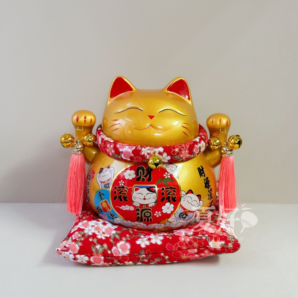 【𝑺𝒉𝒊𝒂 𝑯𝒂𝒐 夏好】現貨✨年年有餘招財貓存錢筒｜招財貓騎鯉魚 吉祥寓意 開運擺設 祝福送禮收藏-規格圖7