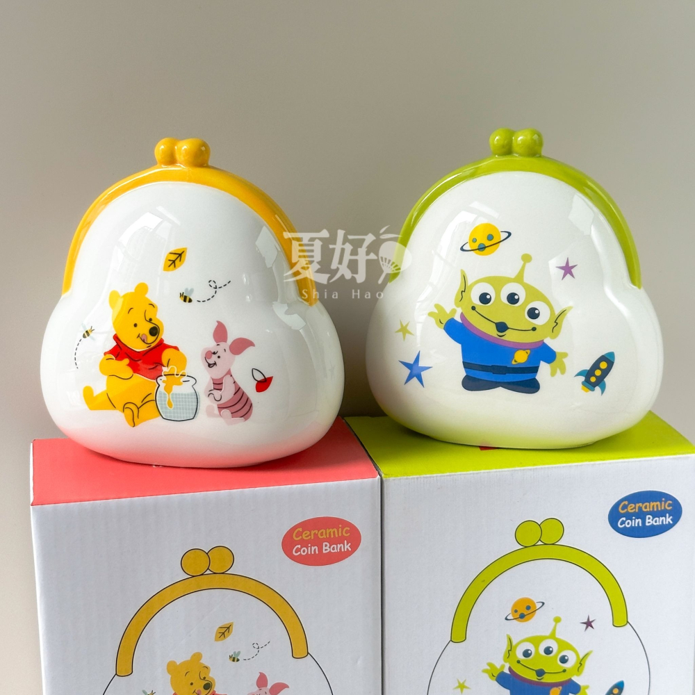 【𝑺𝒉𝒊𝒂 𝑯𝒂𝒐 夏好】現貨✨迪士尼口金包造型陶瓷存錢筒 三眼怪小熊維尼撲滿零錢罐儲錢罐存錢桶零錢包-細節圖2