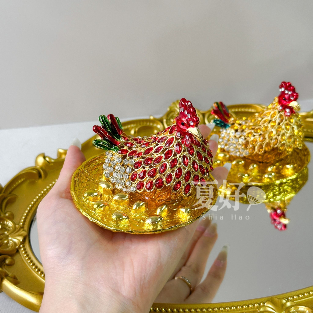【𝑺𝒉𝒊𝒂 𝑯𝒂𝒐 夏好】現貨✨招財雞母雙入組✨聚財納福 財庫滿滿 合金鑲鑽收納寶盒 招財雞擺飾財位開運-細節圖6