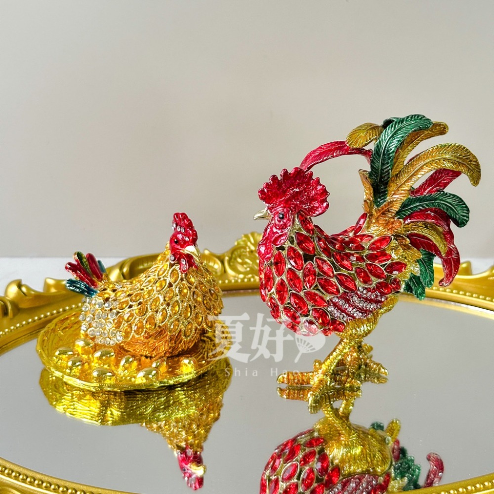 【𝑺𝒉𝒊𝒂 𝑯𝒂𝒐 夏好】現貨✨招財雞母雙入組✨聚財納福 財庫滿滿 合金鑲鑽收納寶盒 招財雞擺飾財位開運-規格圖10