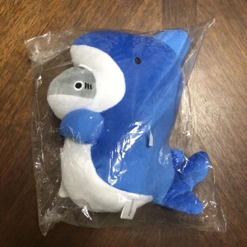 日本商品 現貨 郊遊小鯊魚🌊鯊魚裝 布偶🌊小鯊魚出門趣 小鯊魚郊遊去 娃娃 玩偶-細節圖2