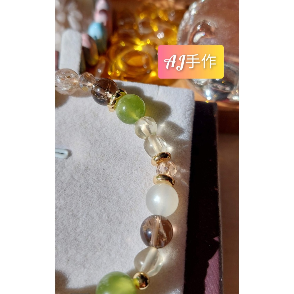 AJ手作❤️，🌹🍃【💕玫瑰綠色莊園】手鍊 🍃🌹，黑金超七 茶晶 奶蓋岫玉 安德森拉長 白月光 ..保色14k金-細節圖5