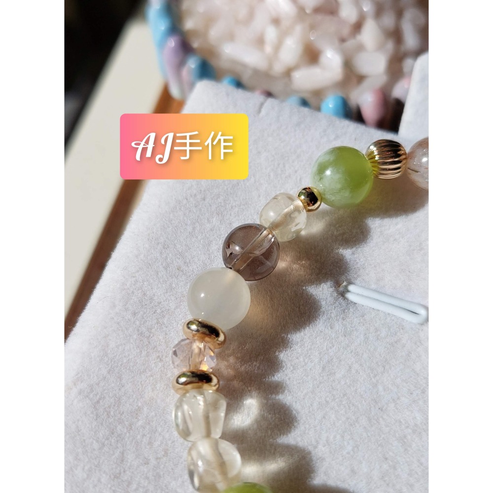 AJ手作❤️，🌹🍃【💕玫瑰綠色莊園】手鍊 🍃🌹，黑金超七 茶晶 奶蓋岫玉 安德森拉長 白月光 ..保色14k金-細節圖7