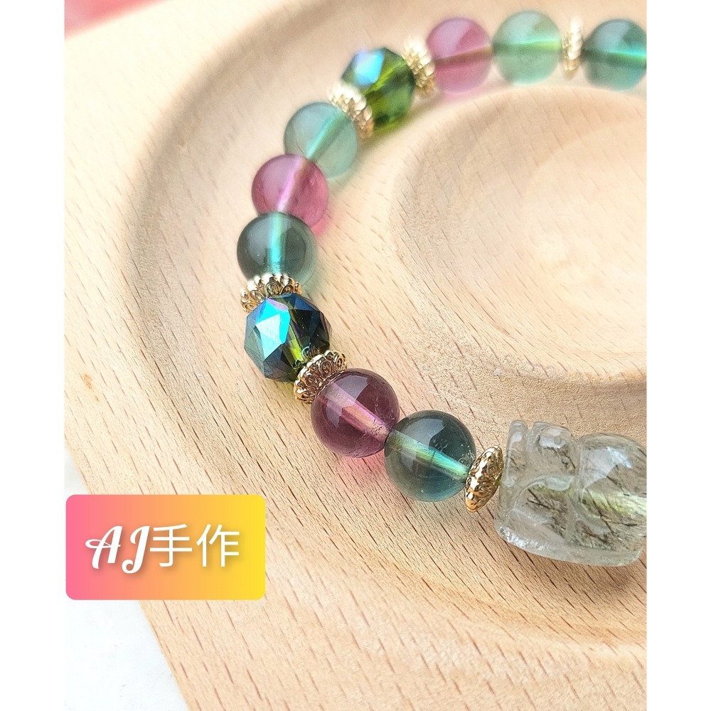 AJ手作❤️，💲【綠碧髮貔貅煥彩-主正財開智慧】 手圍15，綠碧髮貔貅 紫綠瑩石 奧地利水晶 保色14K金配件-細節圖7