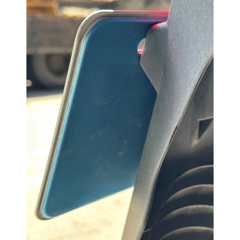 白鐵不銹鋼車強化底板（防止車牌撞歪變型）-細節圖2