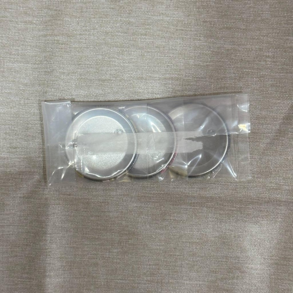 ［全新］BUSTAFELLOWS SEASON2 バスタフェロウズ 安利美特 アニメイト 特典徽章 乙女遊戲-細節圖3