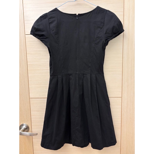 全新 專櫃 epanouir 金釦蕾絲公主袖修身洋裝 原價$3980 吊牌未拆-細節圖5