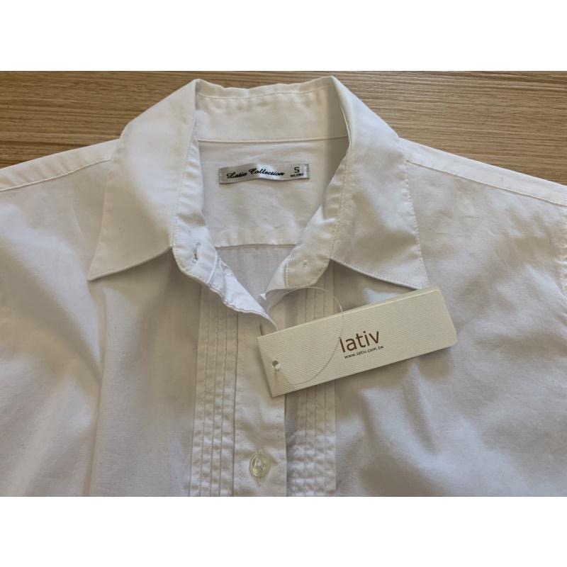全新 Lativ 前胸打摺襯衫 原價$590 吊牌未拆-細節圖4