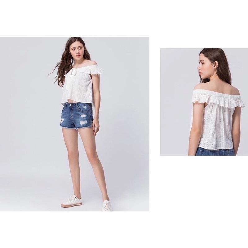 全新 NET 荷葉縷空繡花一字領綁結領綁帶燒花上衣-原價$599-細節圖2