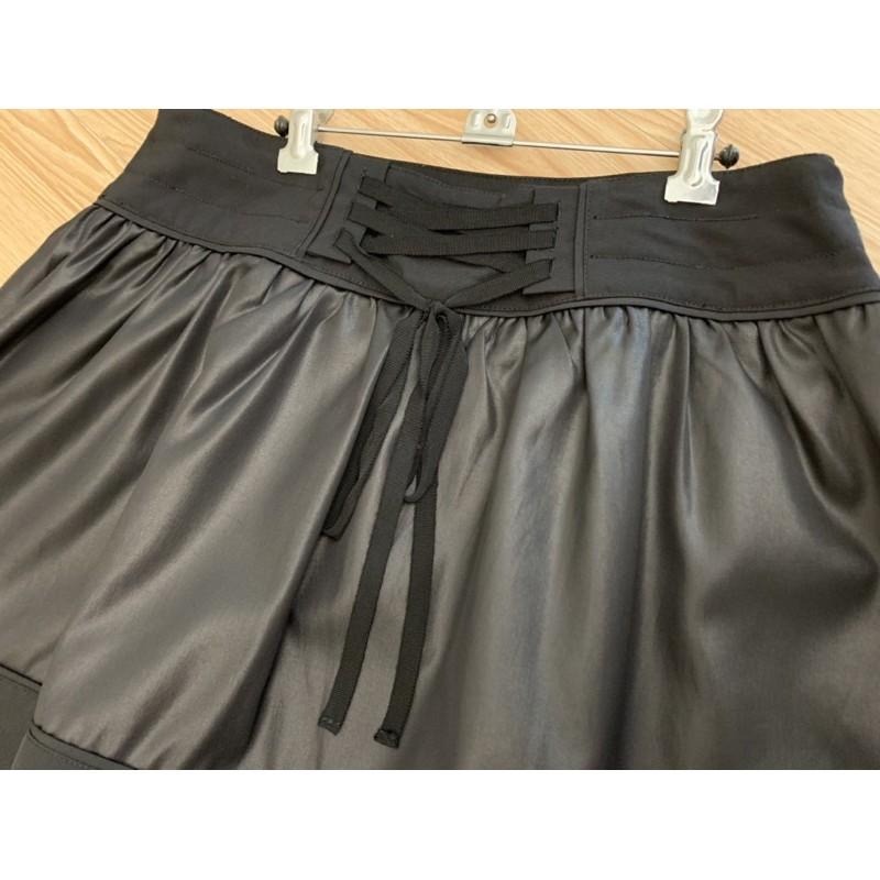 全新 HOHO 皓皓服飾 拼接皮質感後綁帶短裙 類皮裙 吊牌未拆 原價1580元-細節圖3