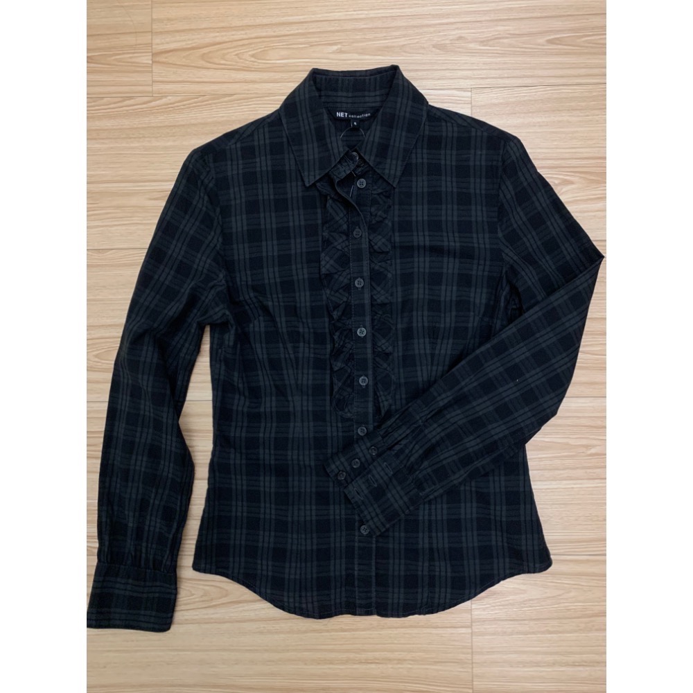 全新 NET 經典格紋胸前荷葉造型襯衫 原價$999 吊牌未拆-細節圖3