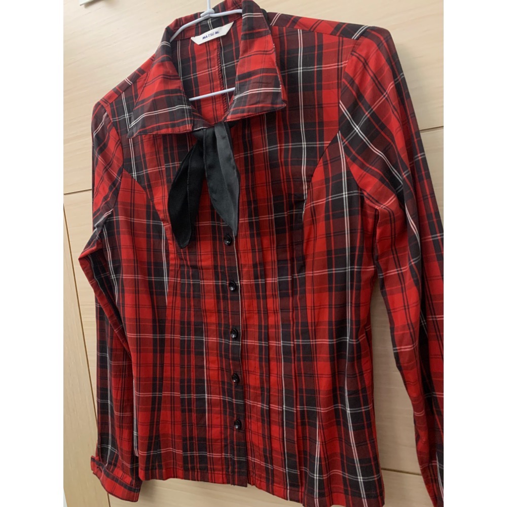 全新 專櫃 MA-TSU Mi 瑪之蜜 蘇格蘭經典格紋領結蝴蝶結襯衫 原價三千多元-細節圖2