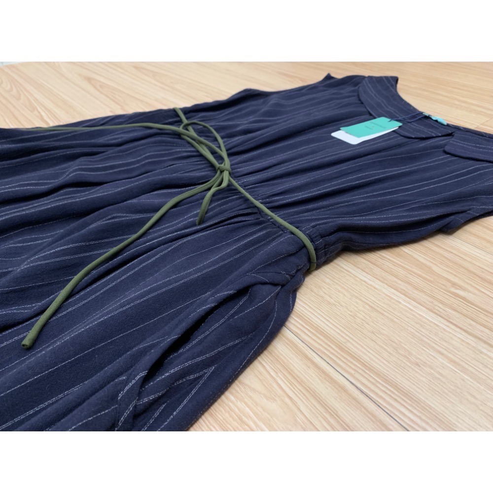 全新 epanouir 不對稱領垂墜感氣質條紋洋裝 原價$3280 吊牌未拆-細節圖5