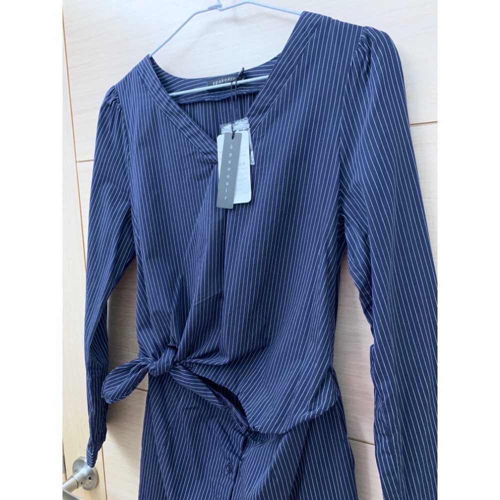 全新 epanouir 側綁帶排釦假兩件V領條紋洋裝 原價$2980 吊牌未拆-細節圖4