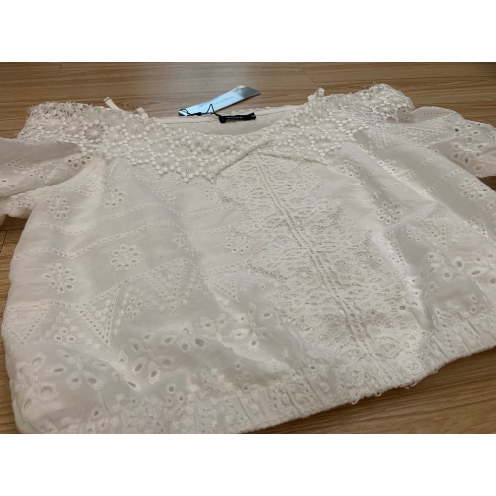全新 MOMA 蕾絲小吊帶露肩上衣 原價$1580 吊牌未拆-細節圖8