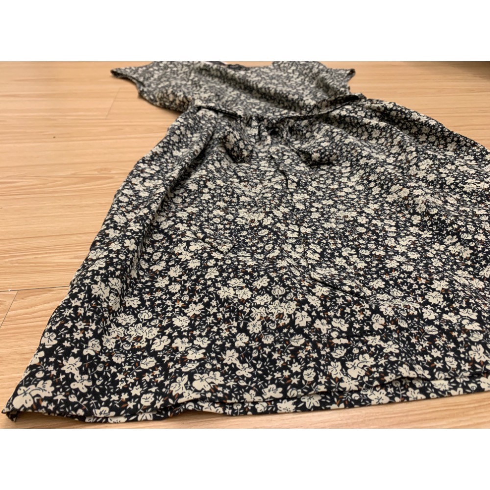 全新 epanouir 法式袖碎花綁帶V領氣質洋裝 原價$2980 吊牌未拆-細節圖6