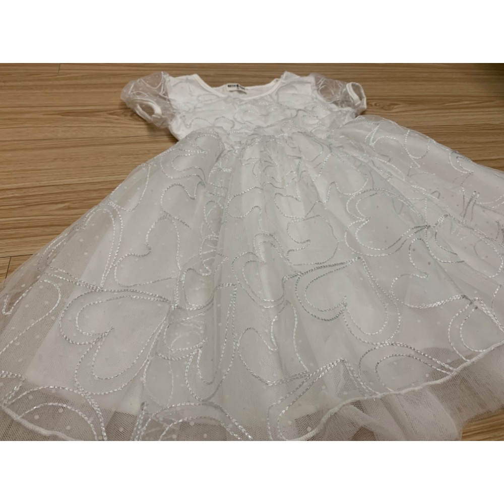 近全新 女童幼兒愛心蓬蓬袖紗裙洋裝 白紗禮服洋裝 約100cm-細節圖2