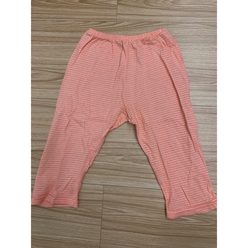 二手很新 儷兒世界 LEAR WORLD 大狗印花肩開釦套裝 冷氣衫 薄長袖 居家服 80cm 90cm 二色-細節圖3