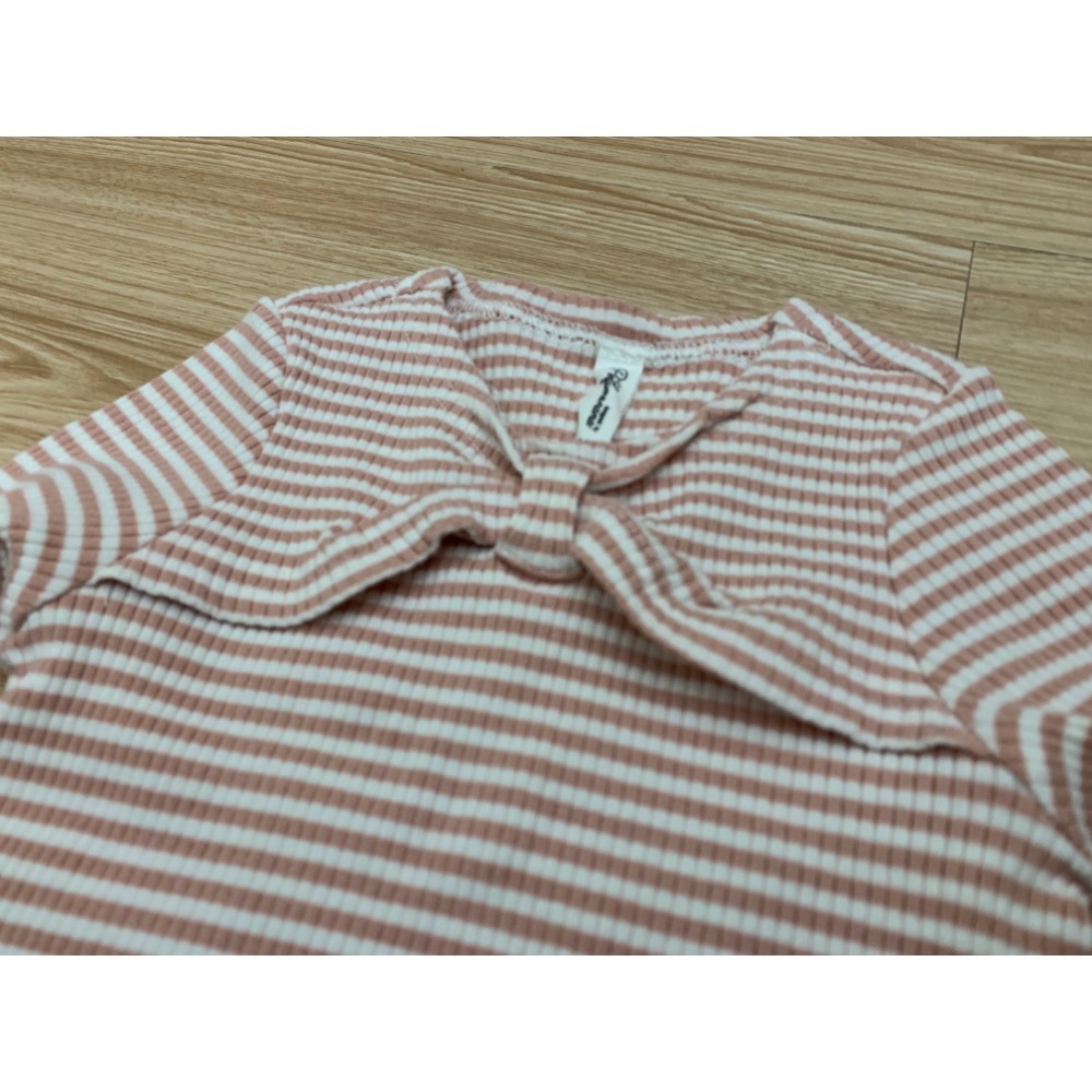 全新 香水娜娜 兒童女童幼兒蝴蝶結領坑條針織上衣 約100cm 原價$399 童裝-細節圖3