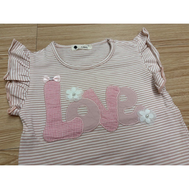 全新 daily daily 兒童幼兒女童 DAYI 拼布刺繡英文字母荷葉袖上衣 二款 棉質T恤 約90cm 童裝-細節圖3