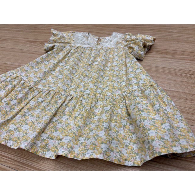二手近全新 香水娜娜 兒童幼兒女童 蕾絲翻領碎花洋裝 90cm 連身裙 童裝-細節圖2